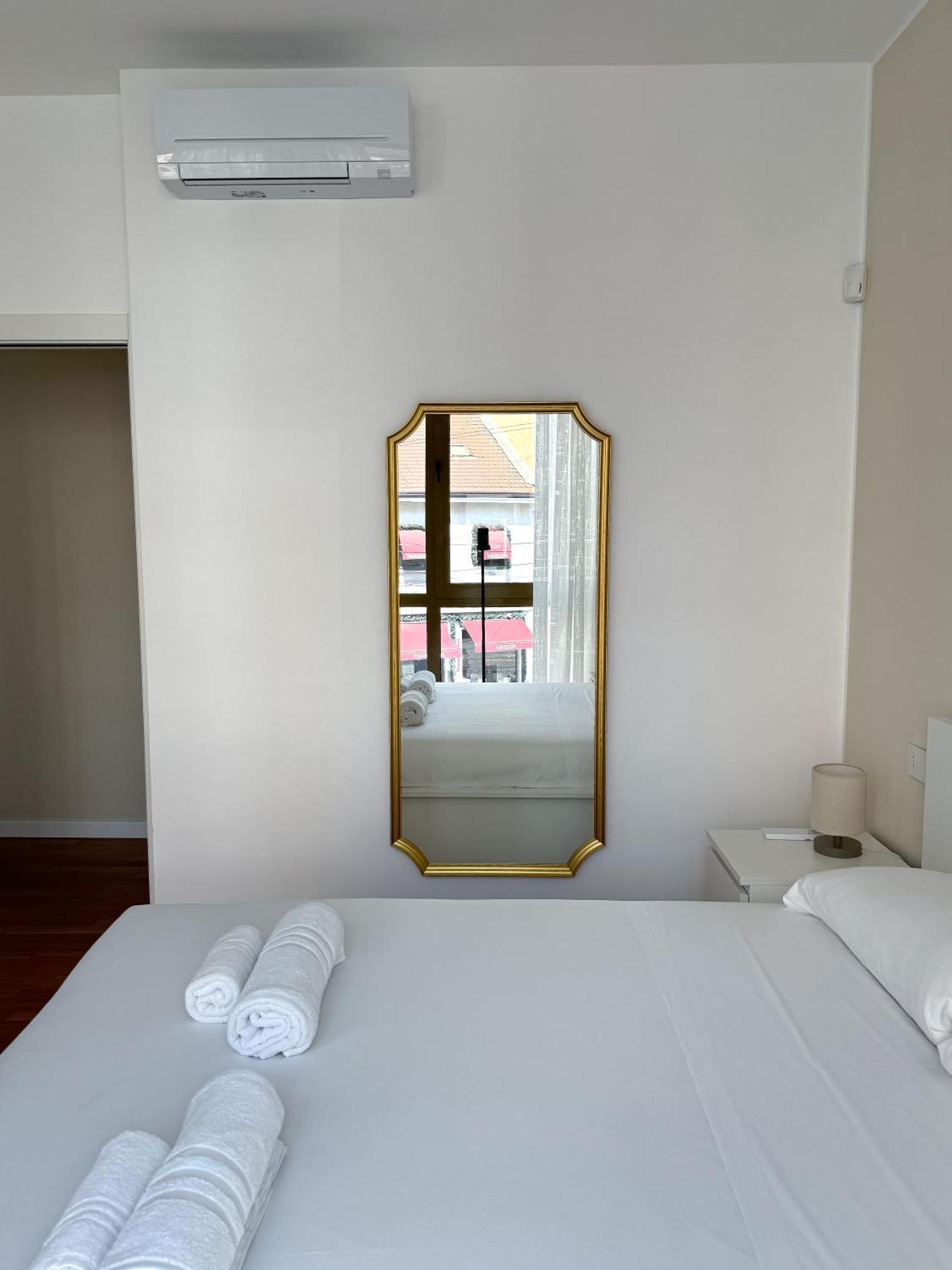 The Boutique Houses - Duomo - Via Torino ميلان المظهر الخارجي الصورة